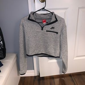 Nike Cropped Half-Zip